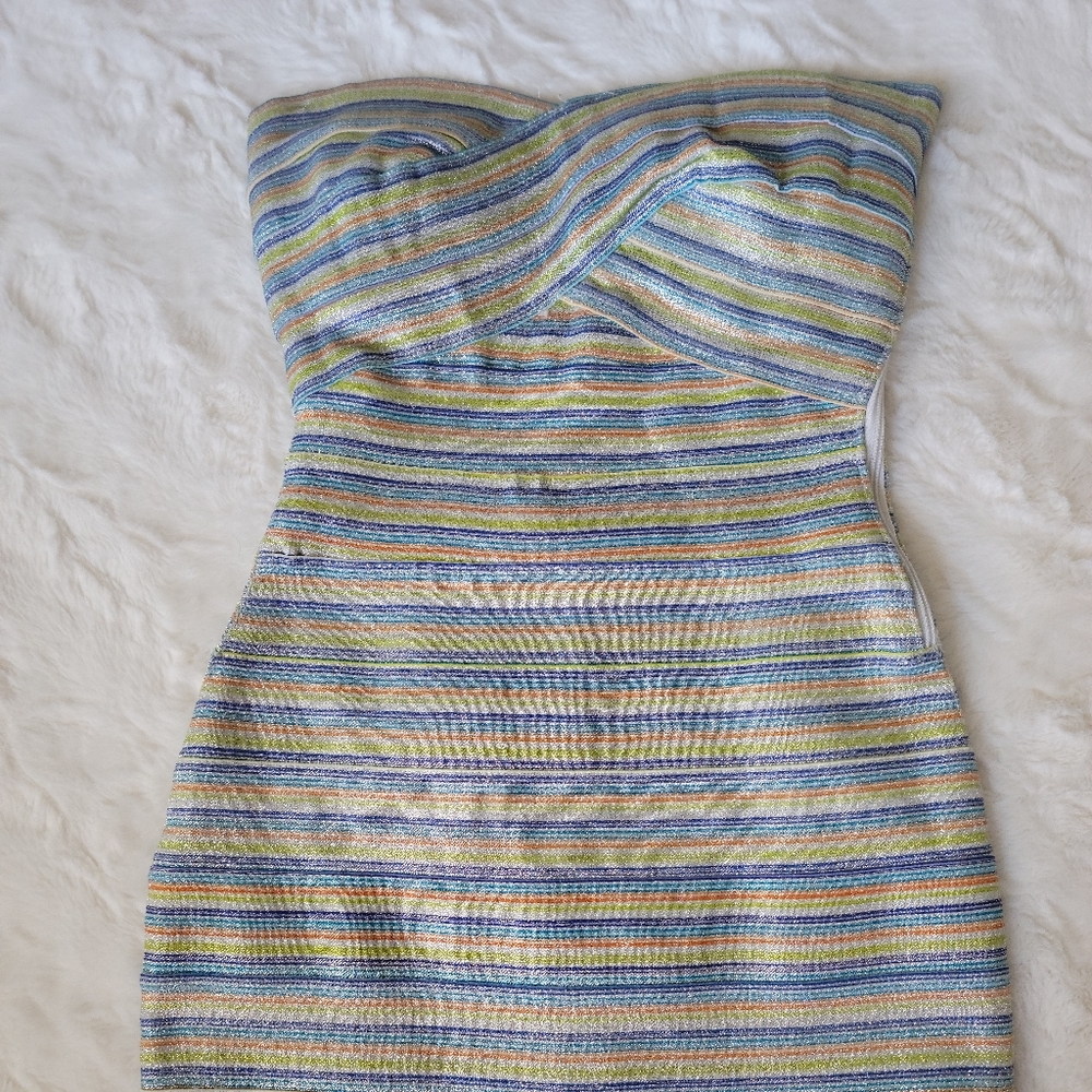 WOW COUTURE Mini Straplees Strechy dress size SMALL